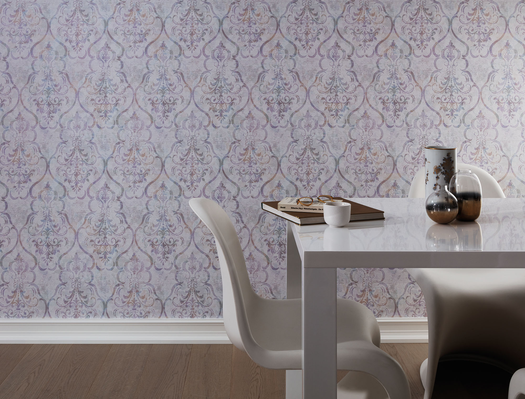 Fotorealismus, knitterfalten, naturdessins – trends für die wand Schlafzimmer flieder grau