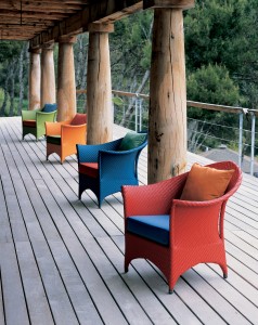 Bunte Outdoorsessel © DEDON