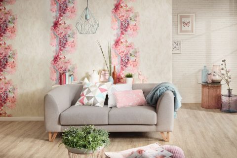 Tapete mit rosa Blumenmuster