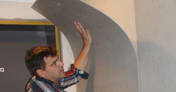 Flexible Betonplatte einfach an die Wand kleben